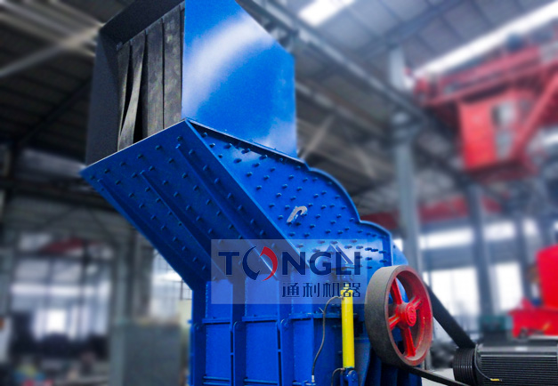 1690型废钢破碎机