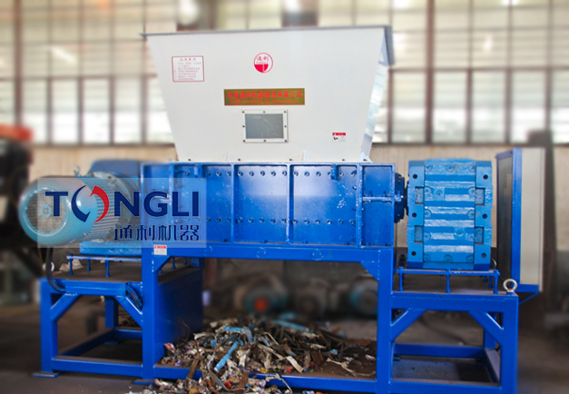 TL40系列对开中型双轴撕碎机